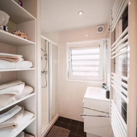 Hausboot Seeschwaeche - Lp12 보트호텔 Laasow