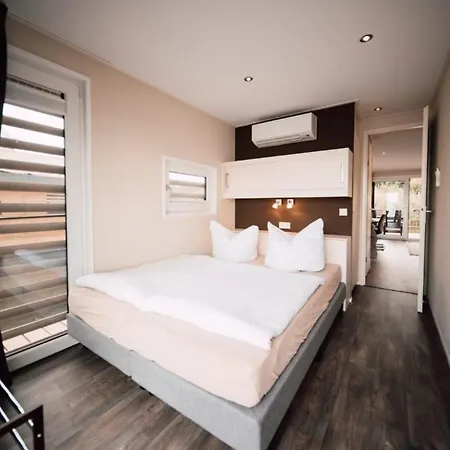 보트호텔 Hausboot Seeschwaeche - Lp12 *